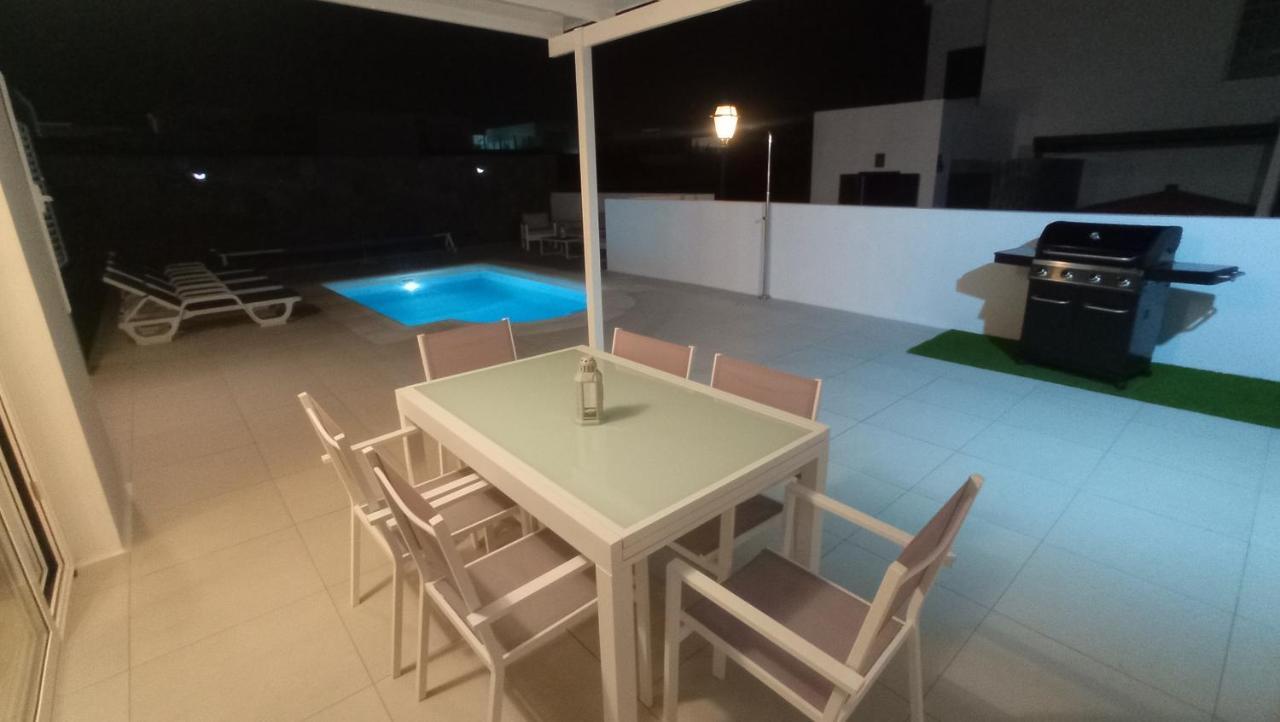 VILLA TRAFALGAR, magnífica casa en la costa ideal para familias que buscan tranquilidad Playa Blanca  Exterior foto