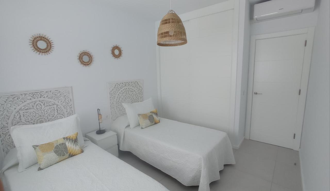 VILLA TRAFALGAR, magnífica casa en la costa ideal para familias que buscan tranquilidad Playa Blanca  Exterior foto